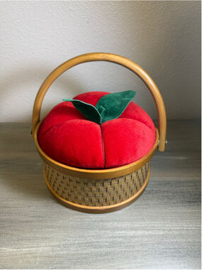 Vintage Dritz Apple Sewing Basket Red Velvet Pincushion Lid Wicker Storage Mint